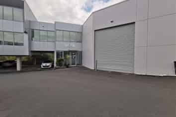 VERSATILE ROSEDALE OFFICE / WAREHOUSE