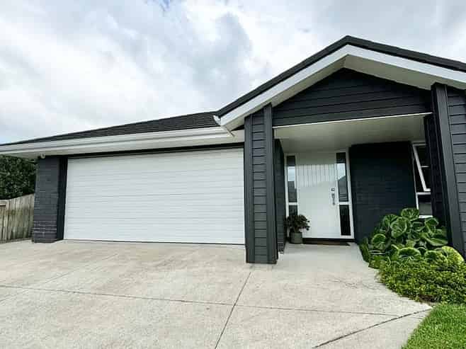 8 Kahuparere Crescent, Pyes Pa