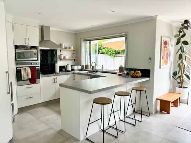 8 Kahuparere Crescent, Pyes Pa