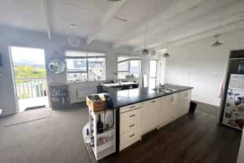 1B Bruce Street (Upstairs), Whitianga