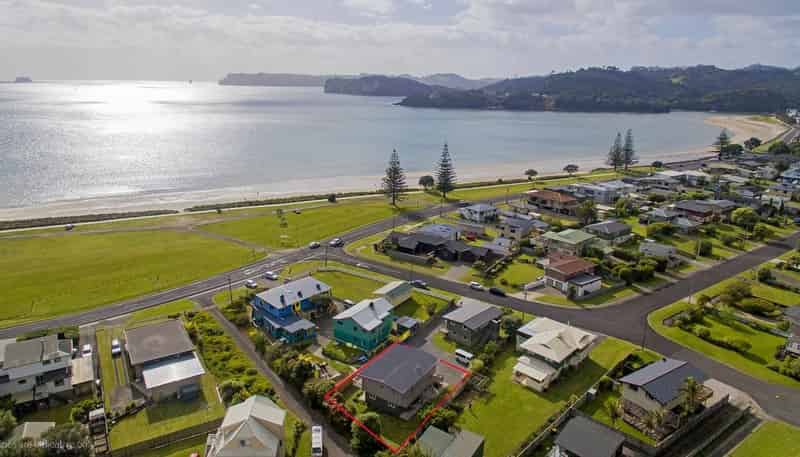 1B Bruce Street (Upstairs), Whitianga