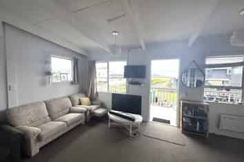 1B Bruce Street (Upstairs), Whitianga