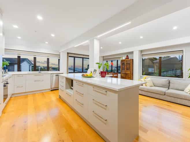 10 Galaxy Drive, Mairangi Bay