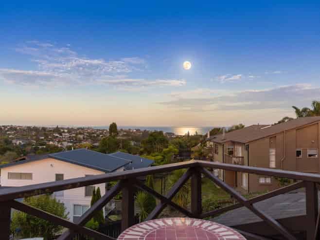 10 Galaxy Drive, Mairangi Bay