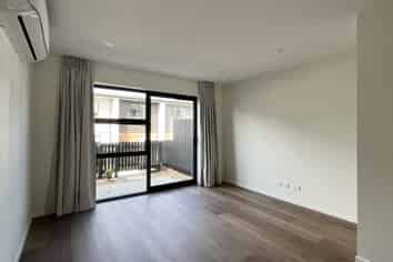 6/476 West Coast Road, Glen Eden