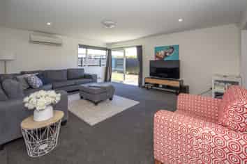 2/39A Woodbury Street, Avonhead
