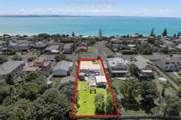 1359  Whangaparaoa Road, Army Bay