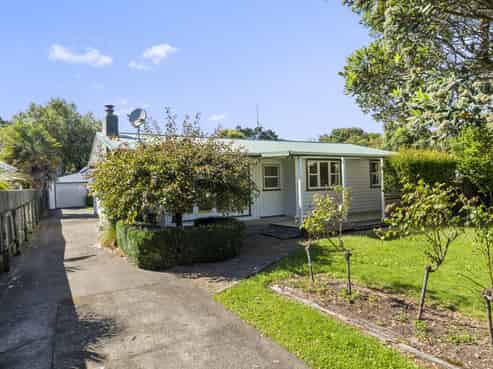 12 Te Rauparaha Street, Otaki