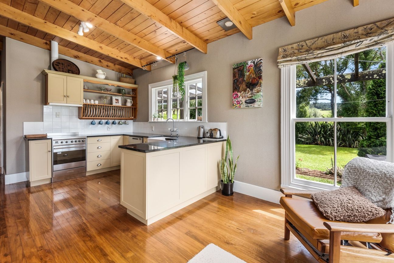 Where timeless charm meets fresh country living - Lisää