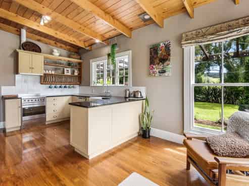 35 Thorburn Road, Matarau