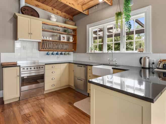 35 Thorburn Road, Matarau