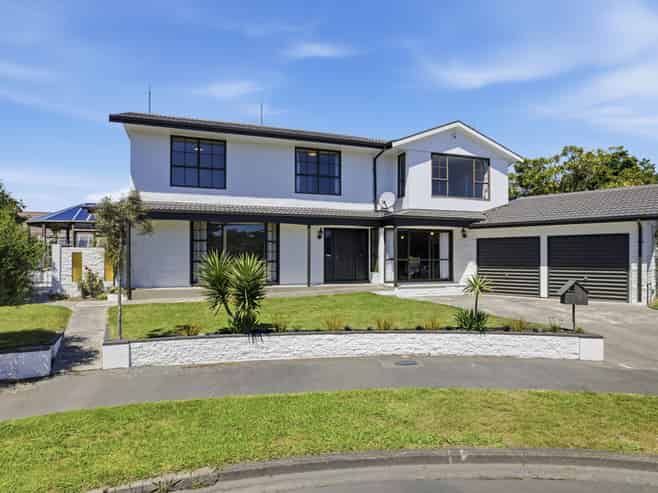 4 Larkhill Place, Russley