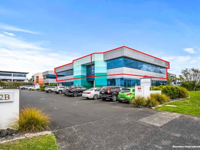 COMMANDING OFFICE  TWO TITLES  (236–534M²)
