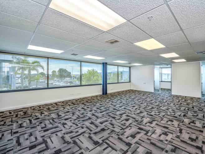 COMMANDING OFFICE  TWO TITLES  (236–534M²)
