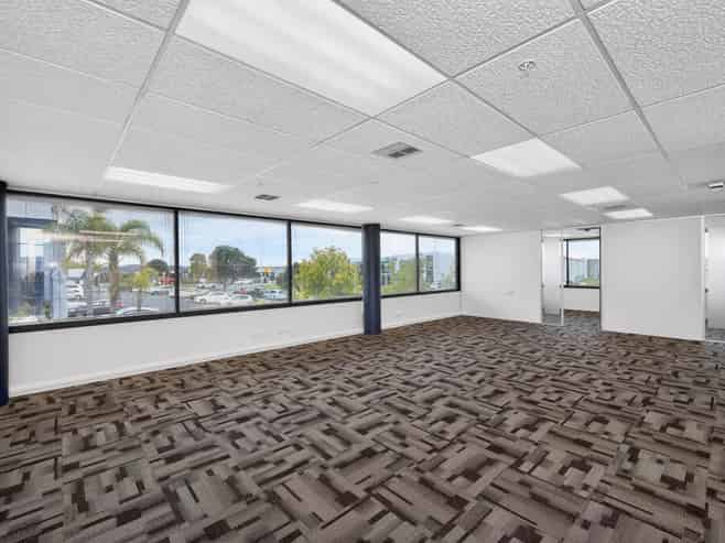 COMMANDING OFFICE  TWO TITLES  (236–534M²)
