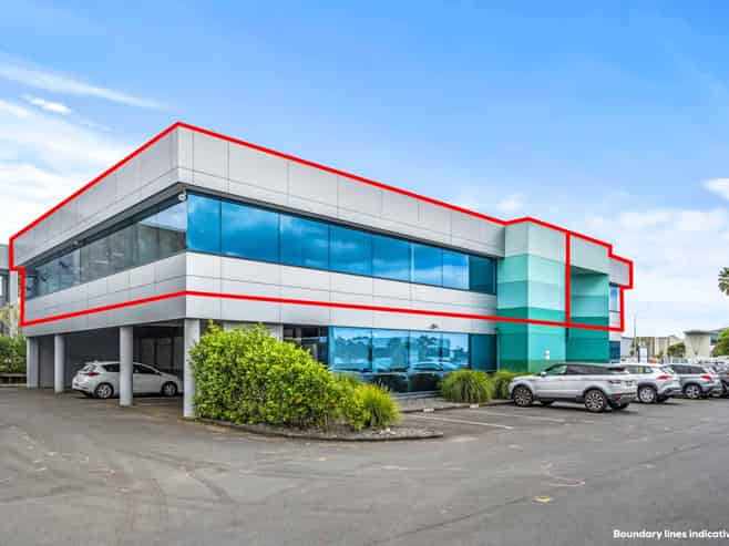 COMMANDING OFFICE  TWO TITLES  (236–534M²)
