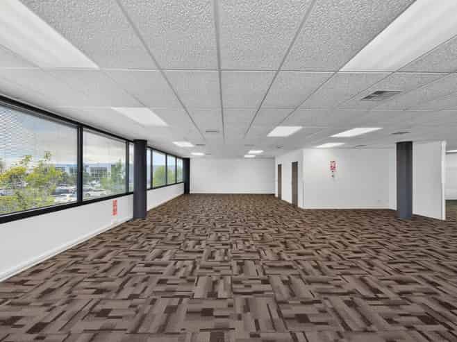 COMMANDING OFFICE  TWO TITLES  (236–534M²)
