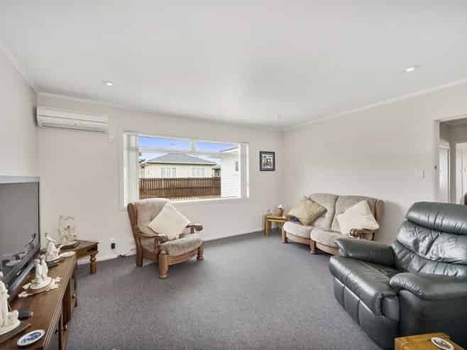 8 Poaka Ave, Dinsdale