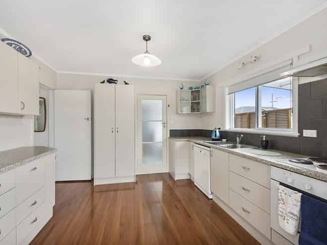 8 Poaka Ave, Dinsdale