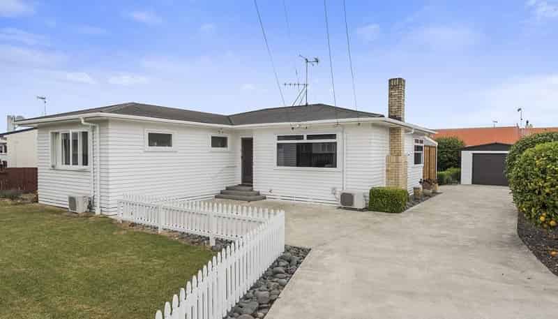 8 Poaka Ave, Dinsdale