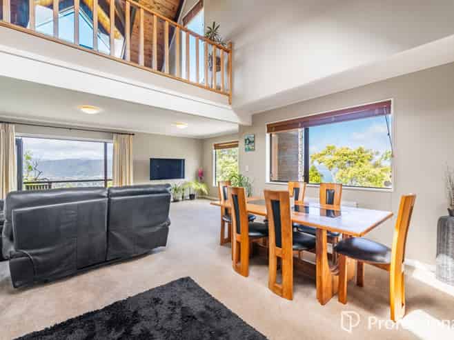 11 Maungaraki Road, Korokoro