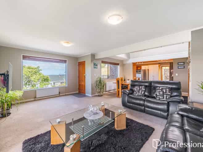 11 Maungaraki Road, Korokoro