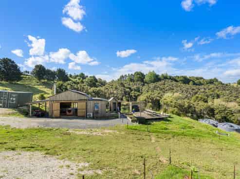 957 Bull Road, Paparoa