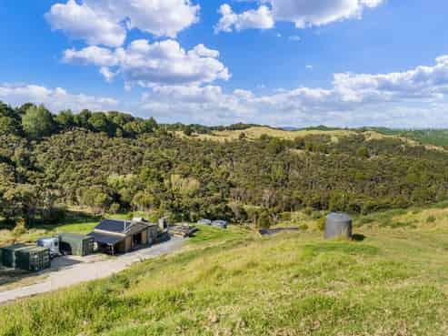 957 Bull Road, Paparoa