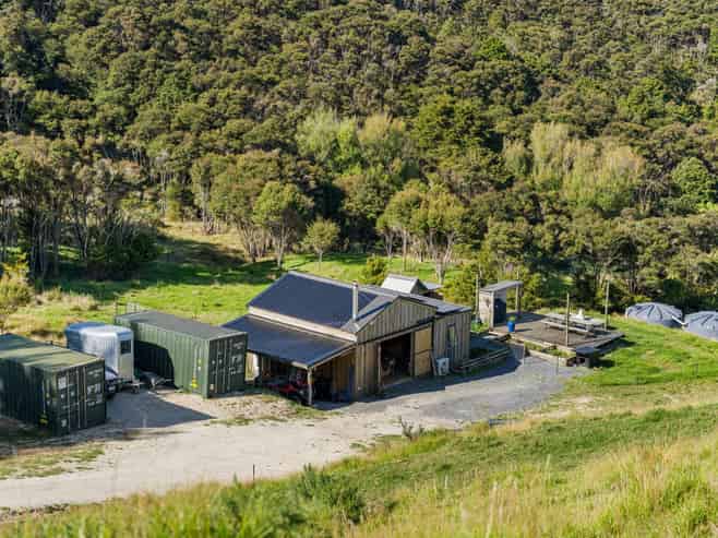 957 Bull Road, Paparoa