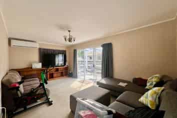 40 Hassan Drive, Massey