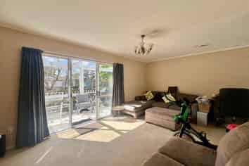 40 Hassan Drive, Massey