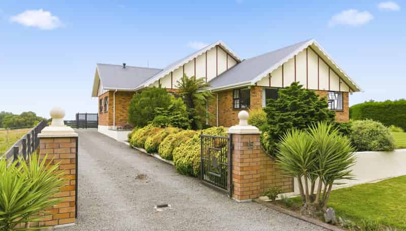 15 Koputaroa Road, Levin