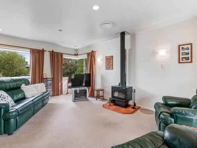 17 McGowan Place, Orewa