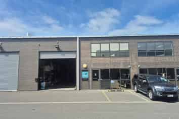 Functional Warehouse & Office with Parking