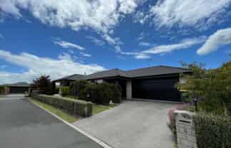 16 Edgeview Crescent, Fitzroy