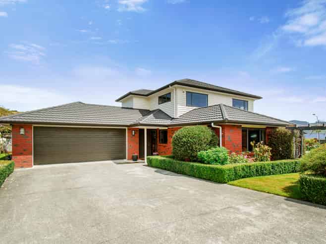189 Woodman  Drive, Tawa
