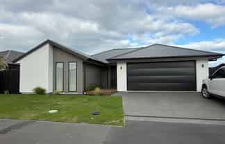 51 Selfe Crescent, Burwood