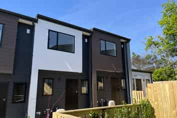 18/241 Don Buck Road, Massey