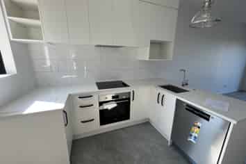 18/241 Don Buck Road, Massey