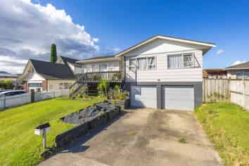 36 Akoranga Drive, Northcote