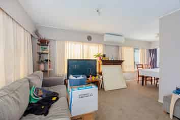 36 Akoranga Drive, Northcote