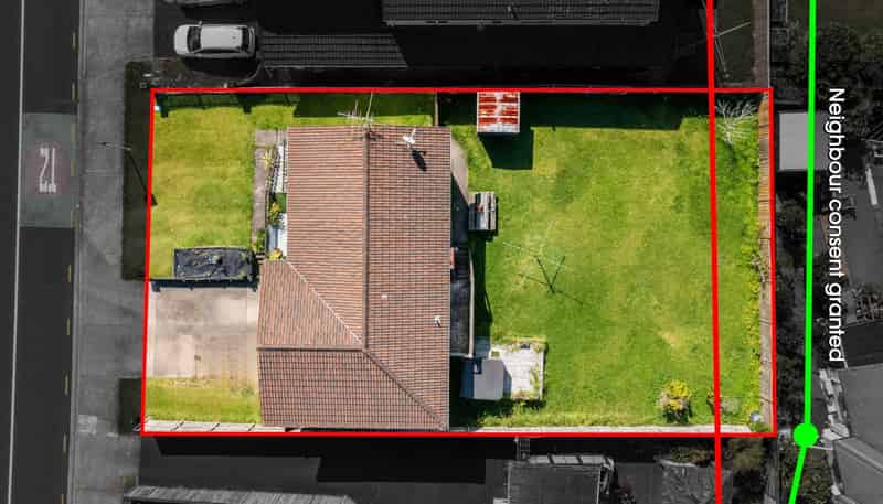 36 Akoranga Drive, Northcote