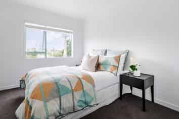 7/351 West Coast Road, Glen Eden