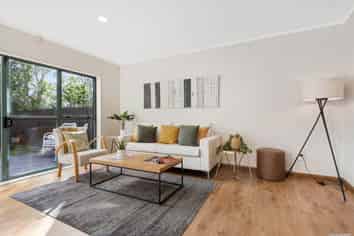 7/351 West Coast Road, Glen Eden