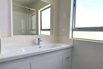 7/351 West Coast Road, Glen Eden