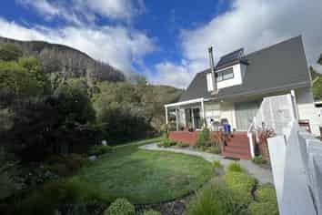 13 Roseberry Way, The Brook