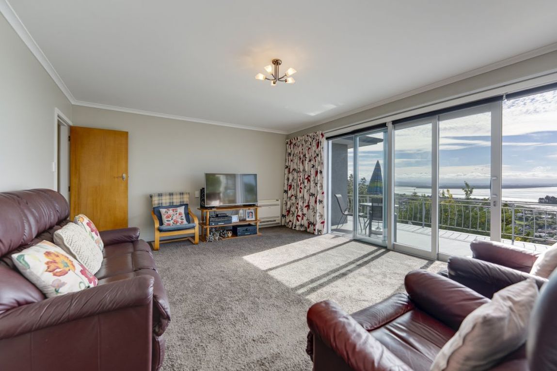Outstanding Views, Options for Extended Family – další