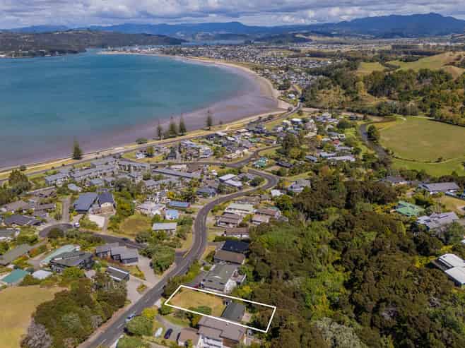 44 Centennial Drive, Whitianga