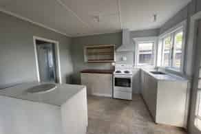 31 Robinson Avenue, Hannahs Bay