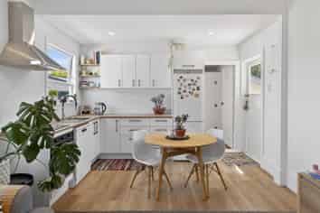 16 Radley Street, Woolston